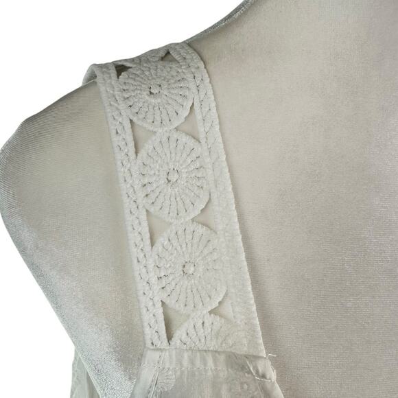 Cupshe White Eyelet Sleeveless Top Size Medium - Picture 3 of 9